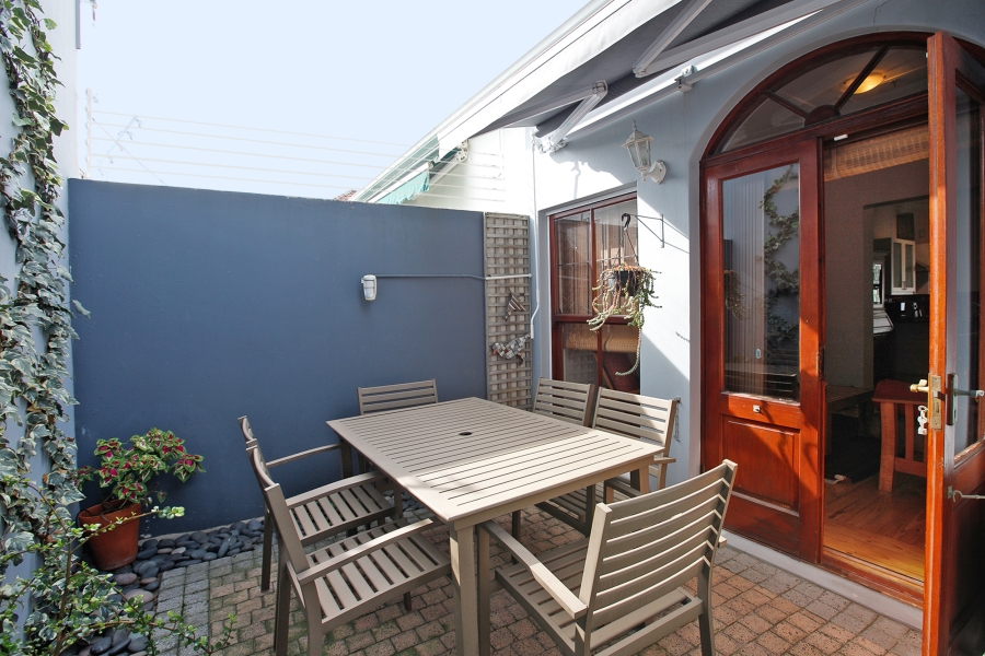 2 Bedroom Property for Sale in Harfield Village Western Cape